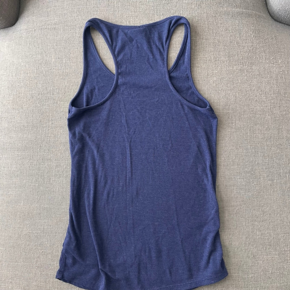Small purple ribbed Gap tank top - Picture 4 of 4